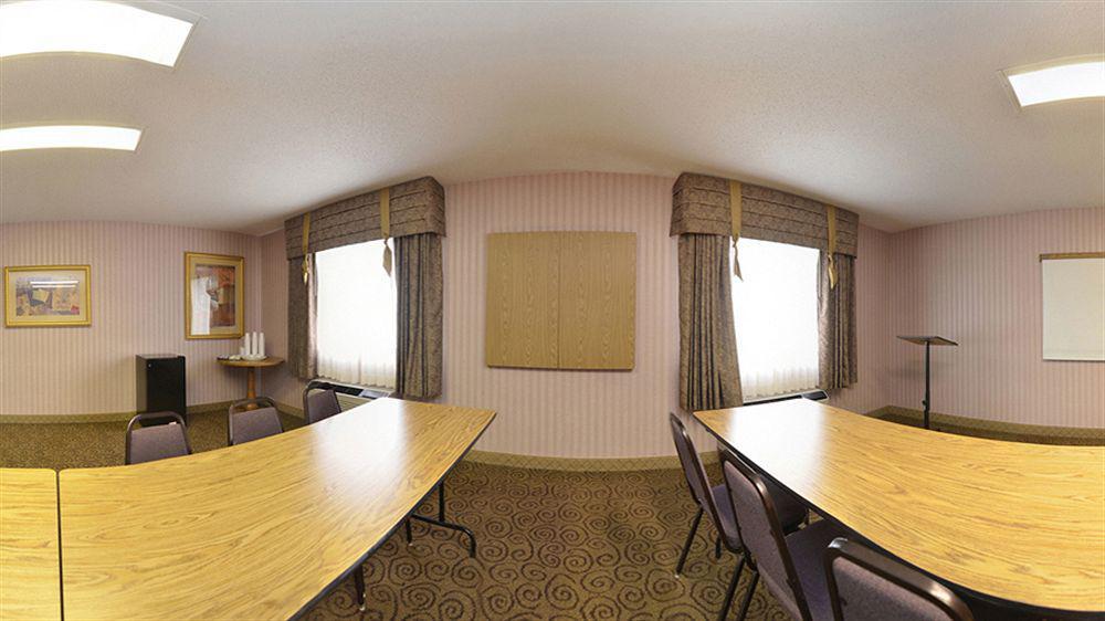 Quality Inn & Suites Woodstock Near Lake Geneva Exterior photo