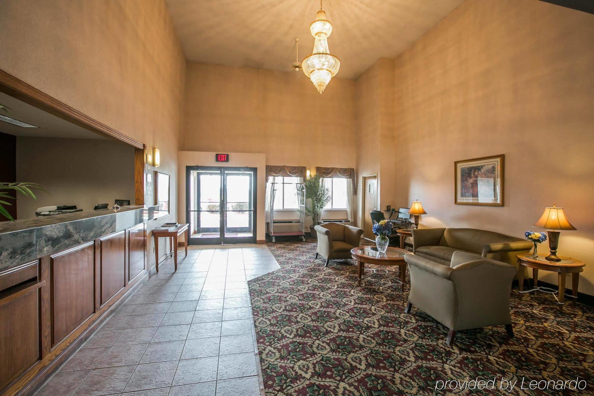 Quality Inn & Suites Woodstock Near Lake Geneva Exterior photo